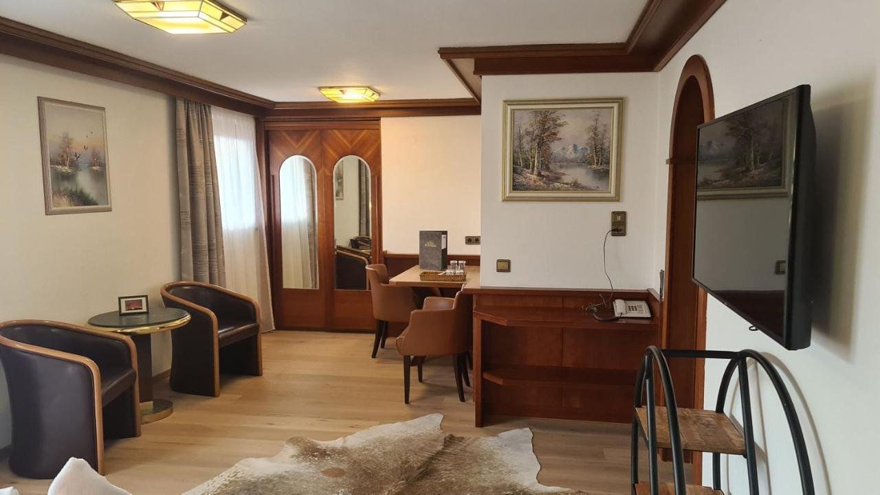 Hotel Tyrolis Цірль Екстер'єр фото